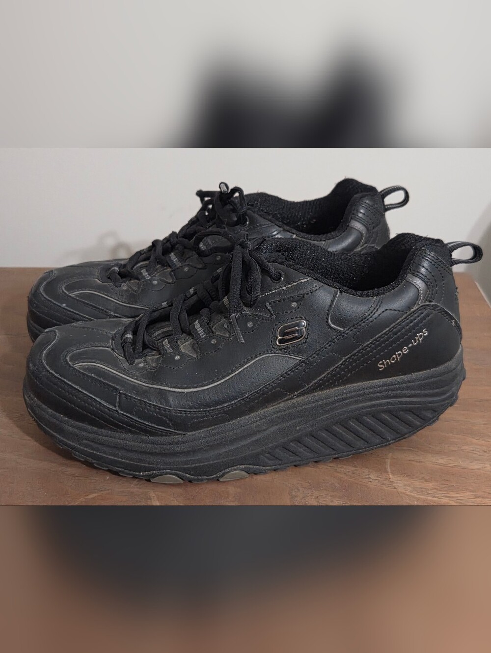 Skechers Women’s Black Shape-Ups 8.5